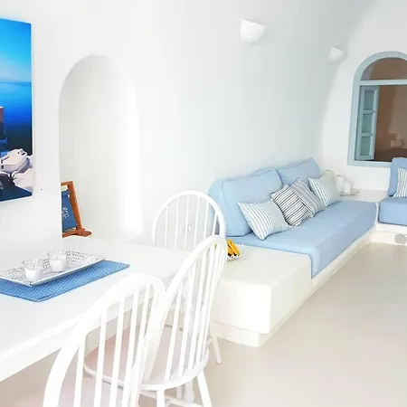 The Sunset Cave In Traditional Settlement In Hotel Oia (Santorini)